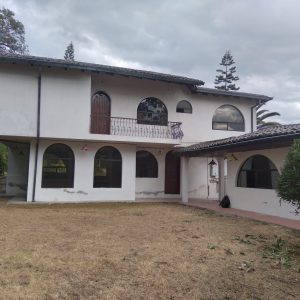 HERMOSA PROPIEDAD EN CUMBAYÁ